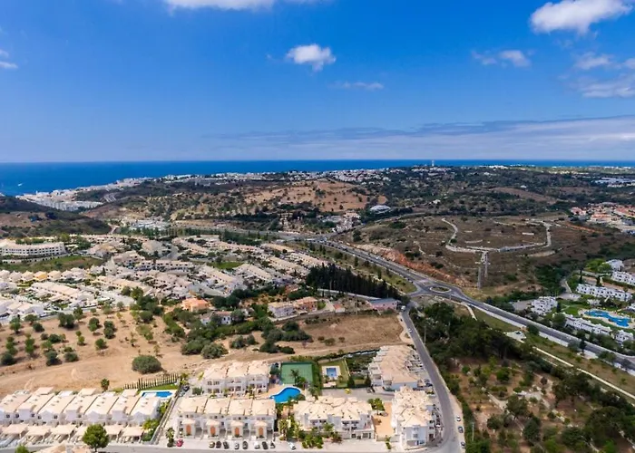 By Atlantic Places Αλμπουφέιρα