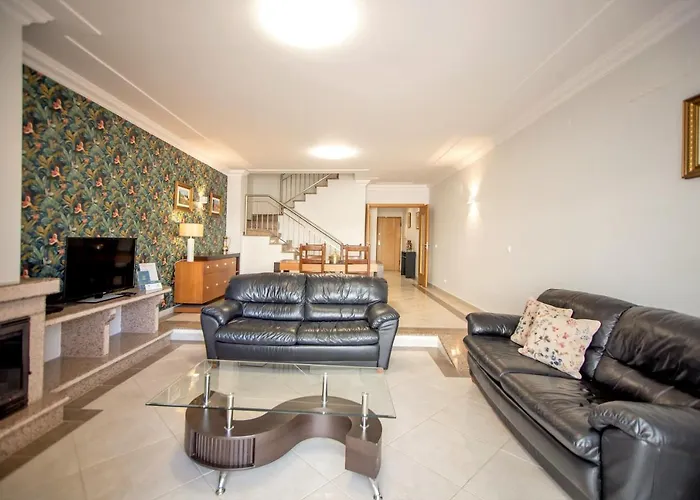 By Atlantic Places Βίλα