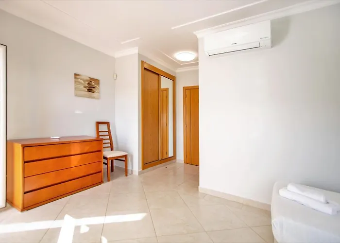 By Atlantic Places Βίλα *