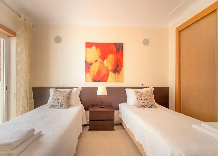 By Atlantic Places Αλμπουφέιρα