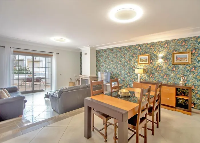 By Atlantic Places Βίλα