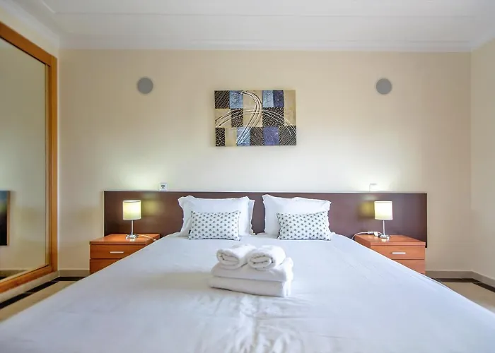 By Atlantic Places Αλμπουφέιρα